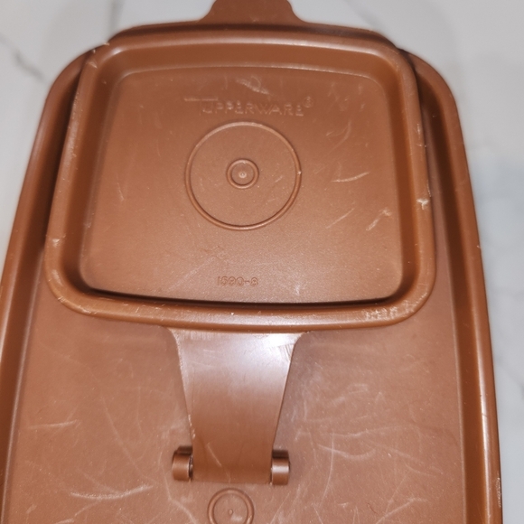 RARE VINTAGE Large Brown Tupperware Cereal Keeper 10" X 4.5" - Picture 7 of 10